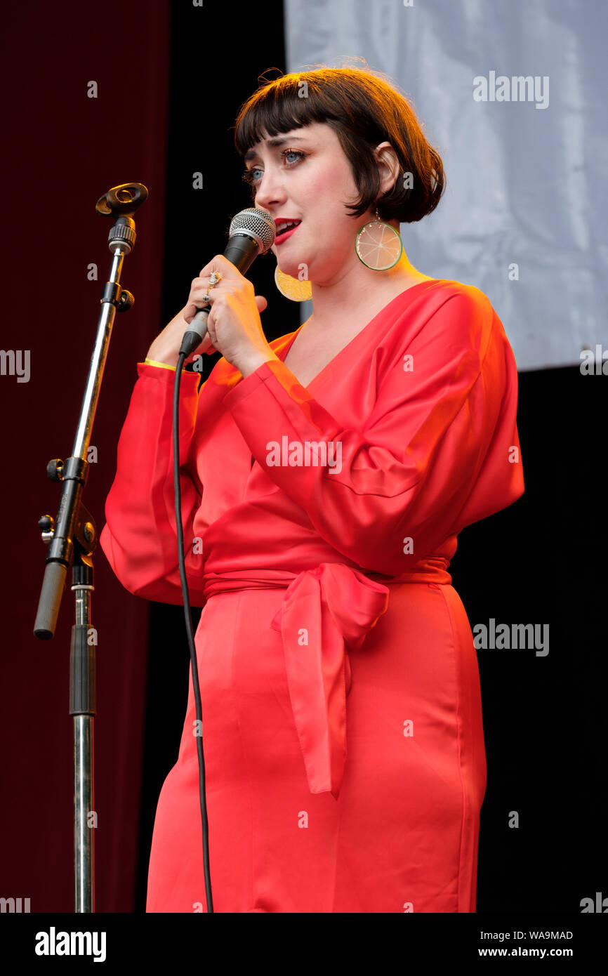 Hailey Tuck effettuando in corrispondenza di Weyfest music festival, Tilford, Surrey, Regno Unito. Agosto 18, 2019 Foto Stock
