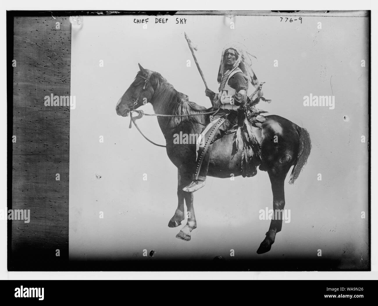 Il capo di Deep Sky-Indian montato a cavallo Foto Stock