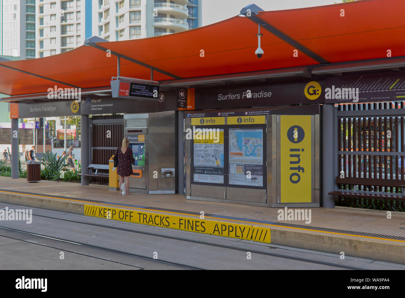 Stazione per il G Link light rail - Il tram a Surfers Paradise Gold Coast di Queensland in Australia Foto Stock