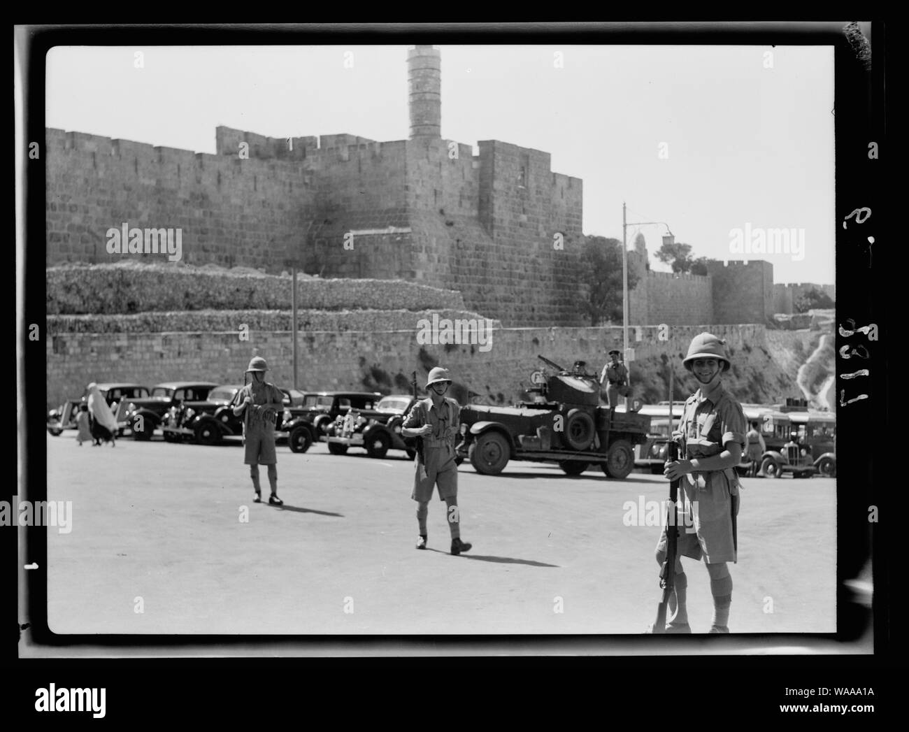 Alla zona della cittadella a Porta di Jaffa sotto la pattuglia militare durante la corte prova il Ago 22, '38 della bomba incidente su luglio 8 Foto Stock