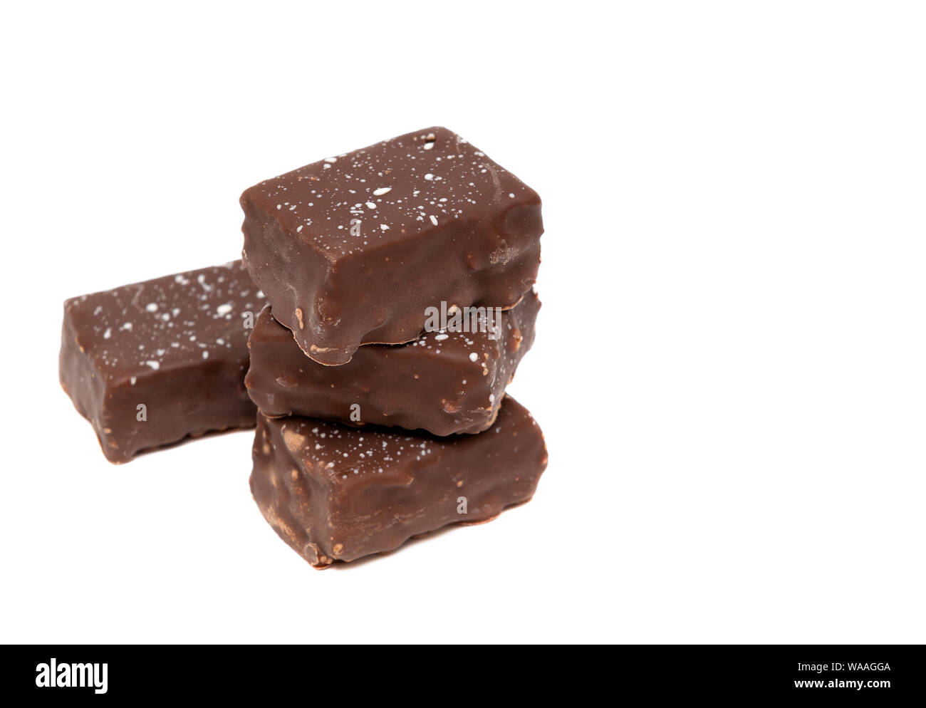 Cioccolato artigianale di caramelle su uno sfondo bianco. Foto Stock