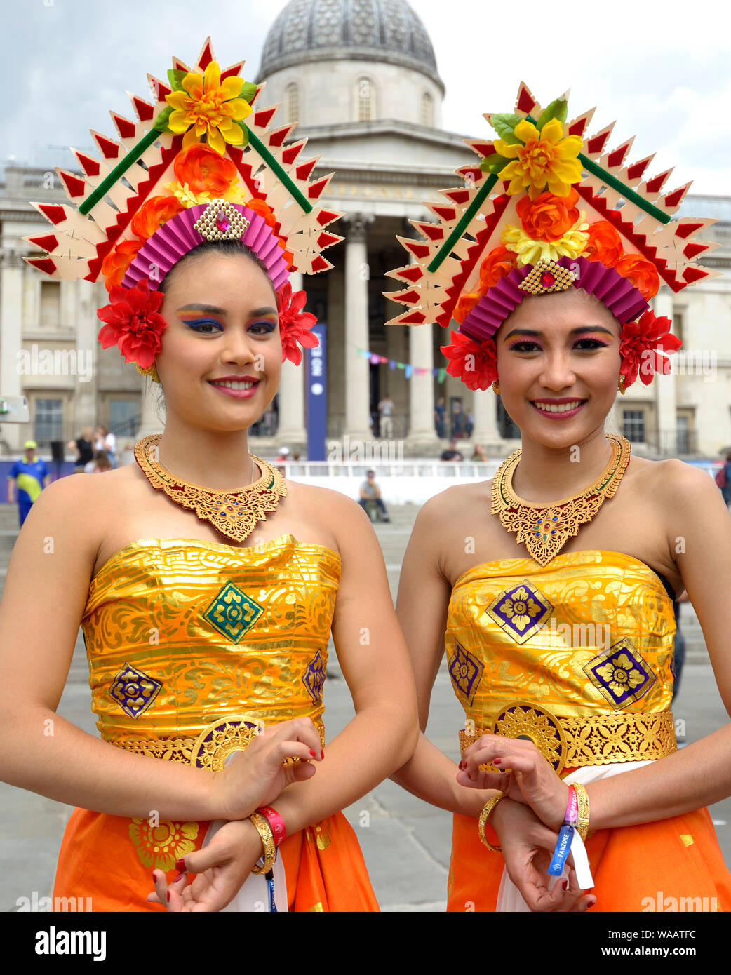 Abito Kebaya Da Sposa Indonesiano Con Paillettes: Moderno Boho - Foto 6