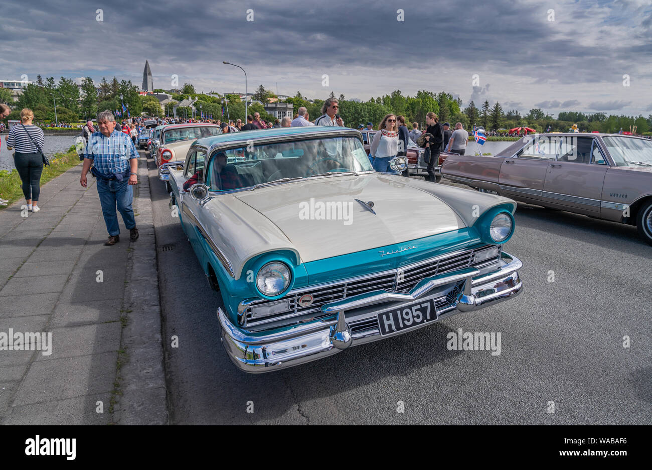 Auto d'epoca sul display, giorno di indipendenza, Reykjavik, Islanda Foto Stock
