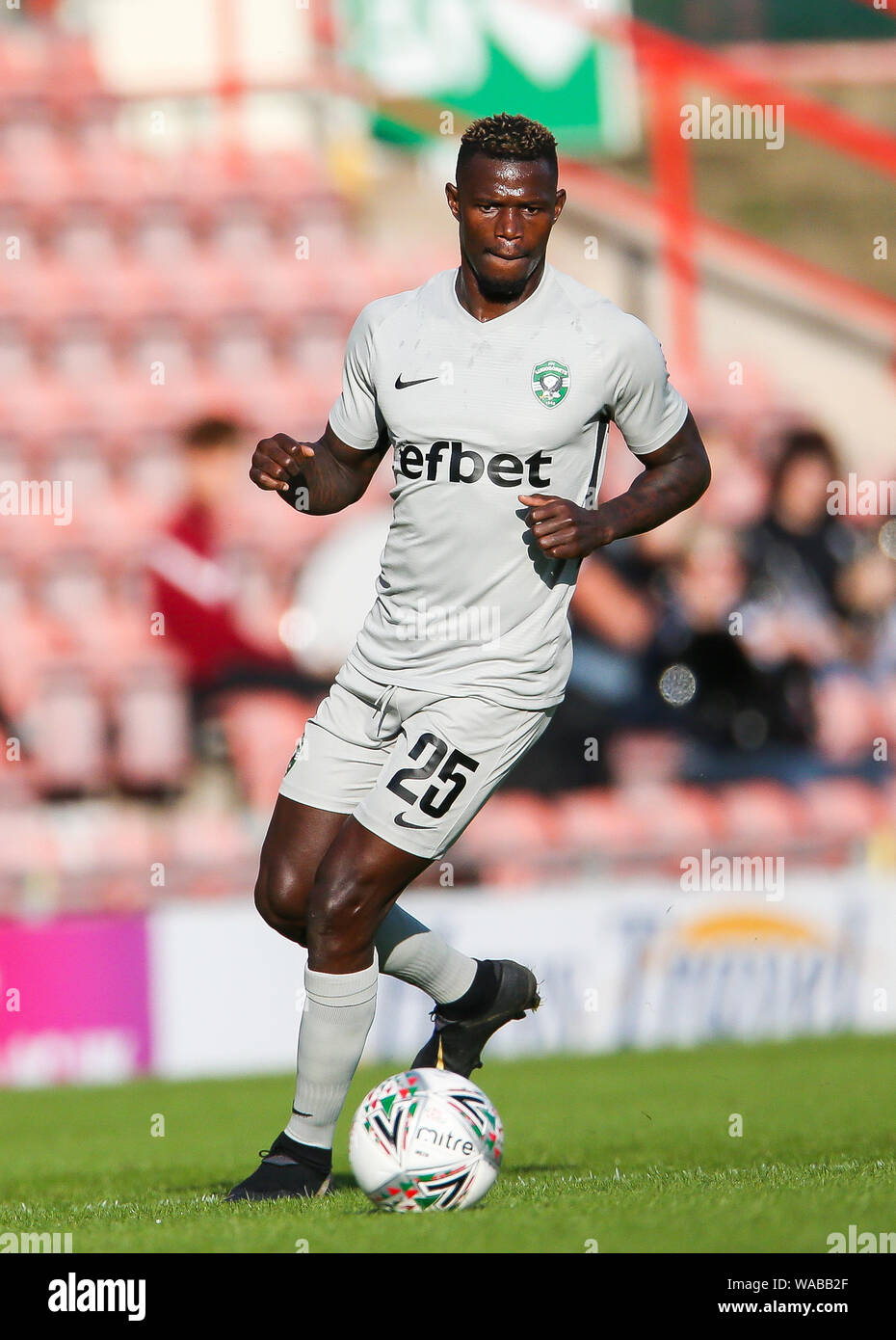 Ludogorets' Stphane BADJI durante la UEFA Europa League terzo turno di qualificazione della seconda gamba corrispondono al Racecourse Ground, Wrexham Foto Stock