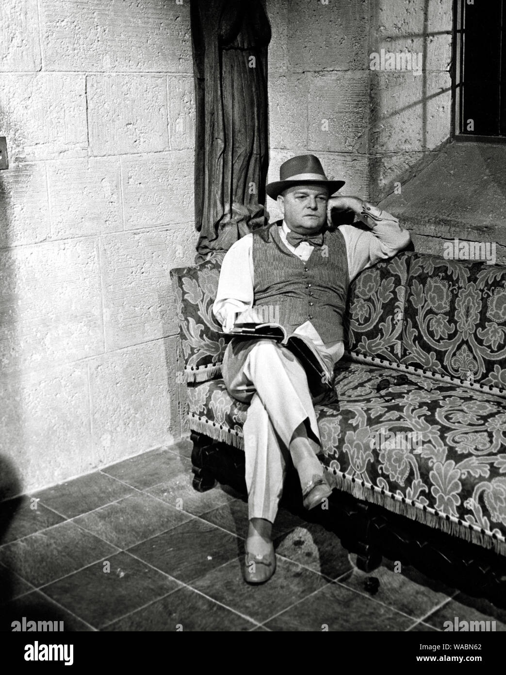 Truman Capote sul set di 'Assassinio da morte" (1976) Columbia Riferimento File # 33848-128THA Foto Stock