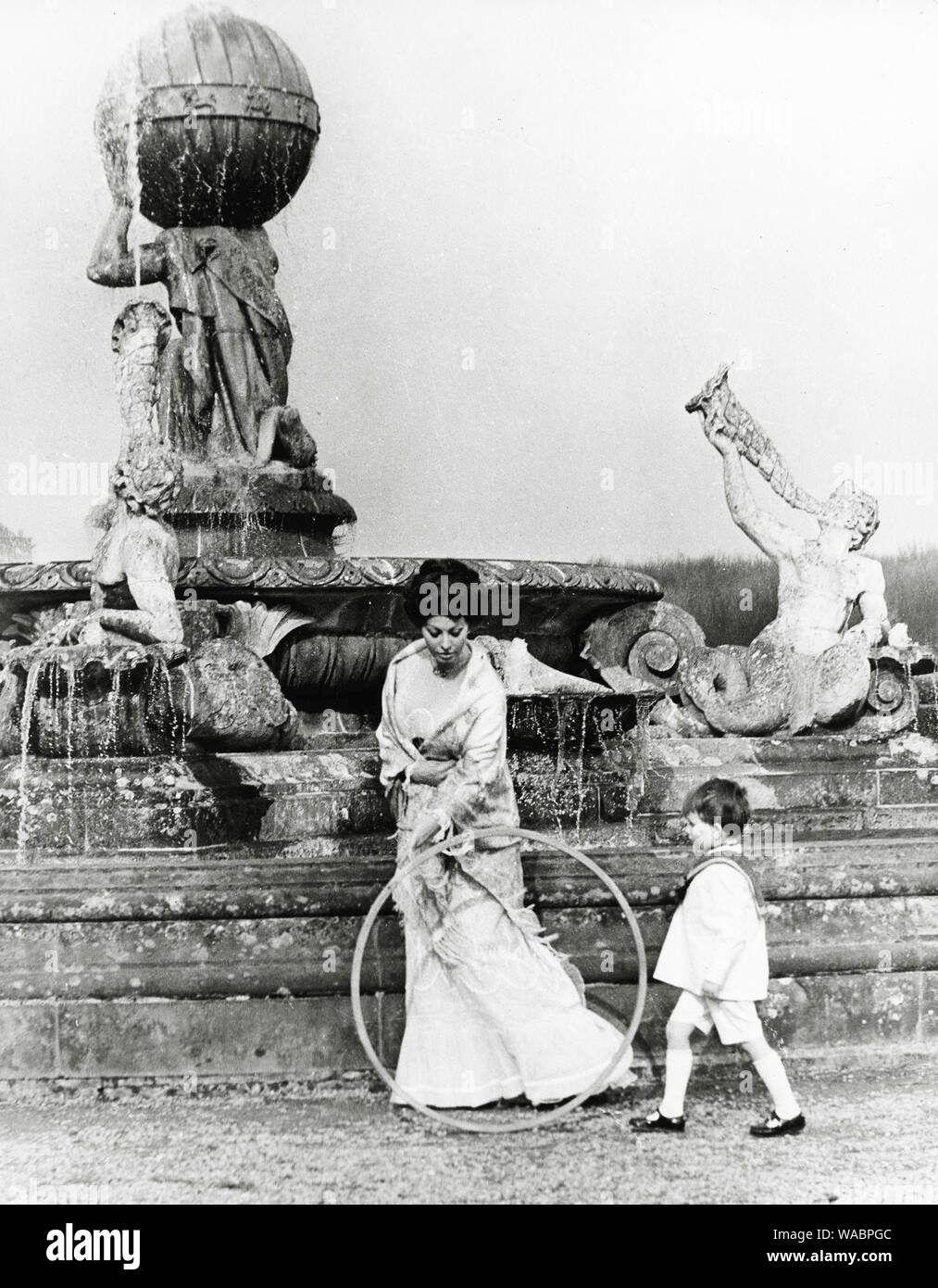 Sophia Loren, Guy Willoughby, 'Lady L' (1965) MGM Riferimento File # 33848-413THA Foto Stock
