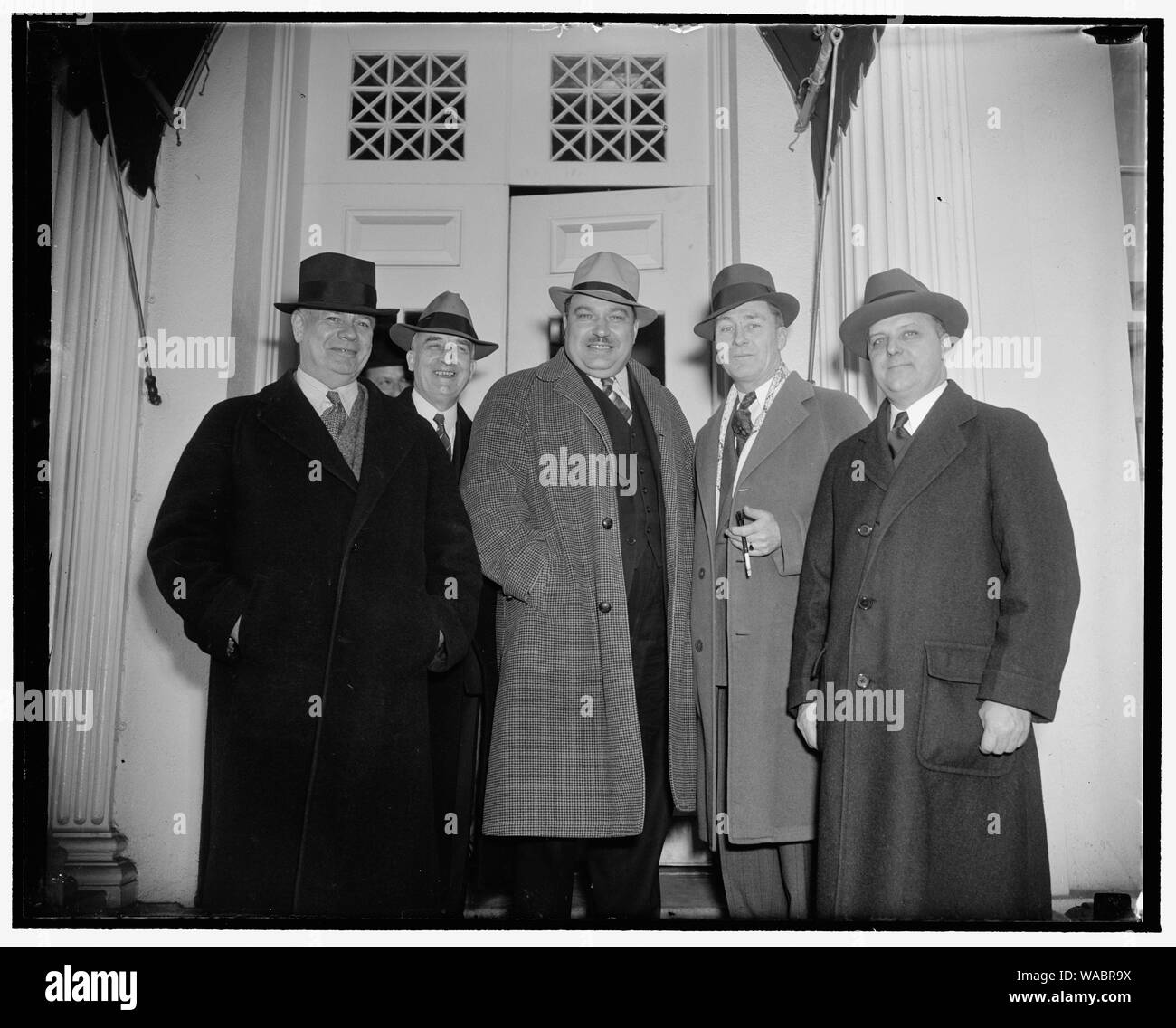 I membri del Congresso degli Stati Uniti. I.M. Crosby, Ira Drew, Dewey Johnson, H.R. Pastore, G.R. Withrow. [...]Al White House, 2/17/38 Foto Stock