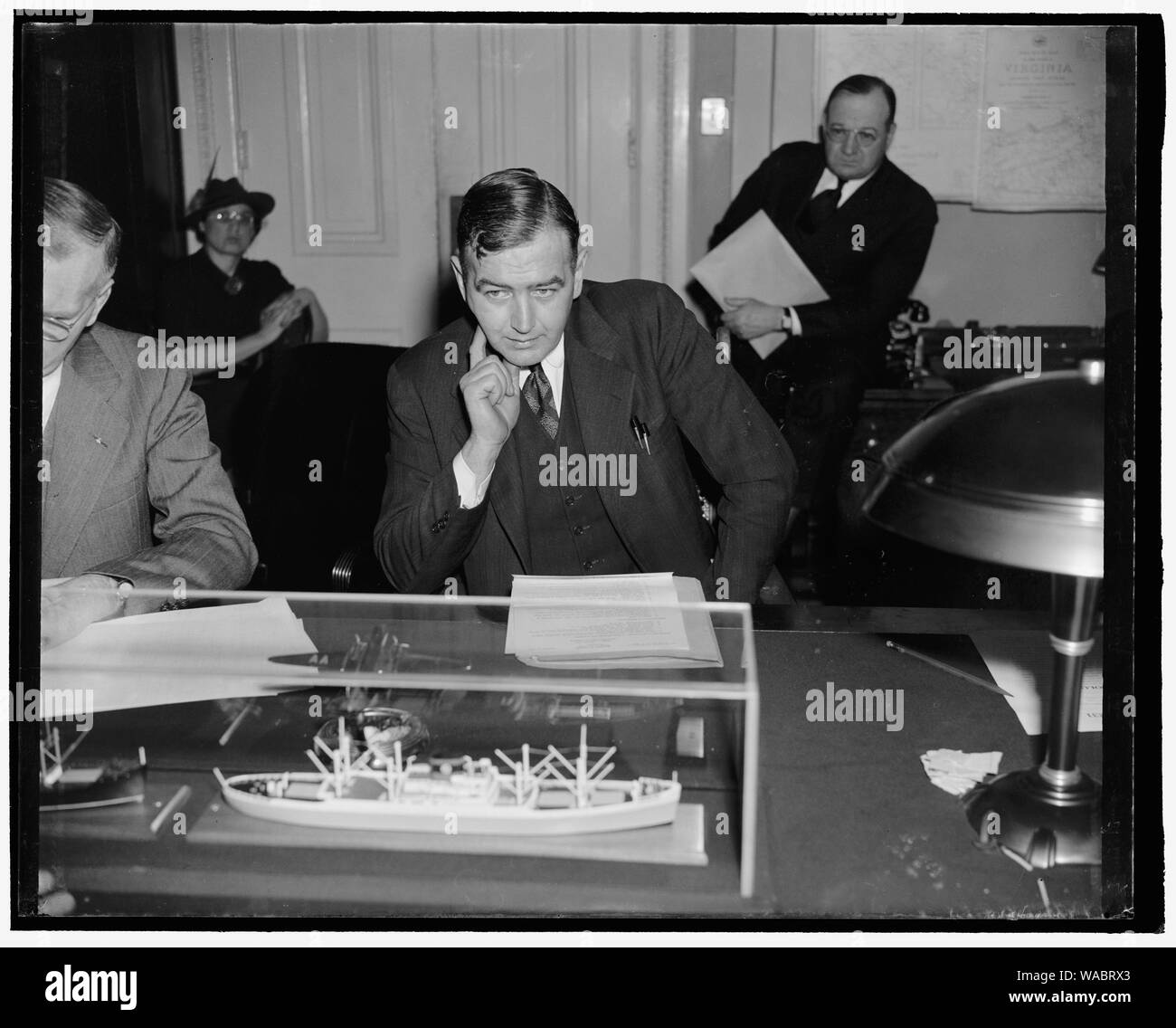 Rappresentante del Connecticut. Washington, 2 marzo. Una nuova immagine informale di sost. William J. Miller, il Repubblicano del Connecticut, 3- 2-40 Foto Stock