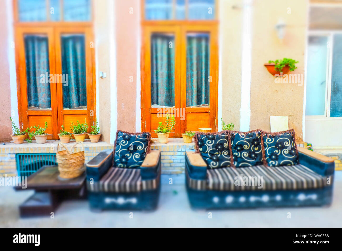 Cortile in un hotel. Dettagli della decorazione. Foto Stock