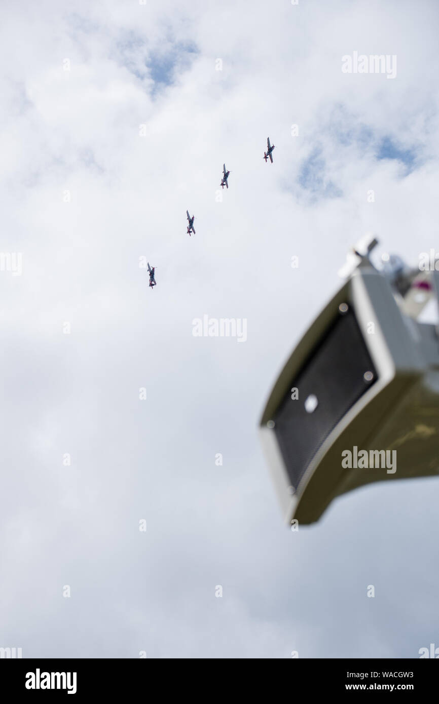 Una amplificazione del suono degli altoparlanti airshow a battenti con display in background (solo uso editoriale) Foto Stock