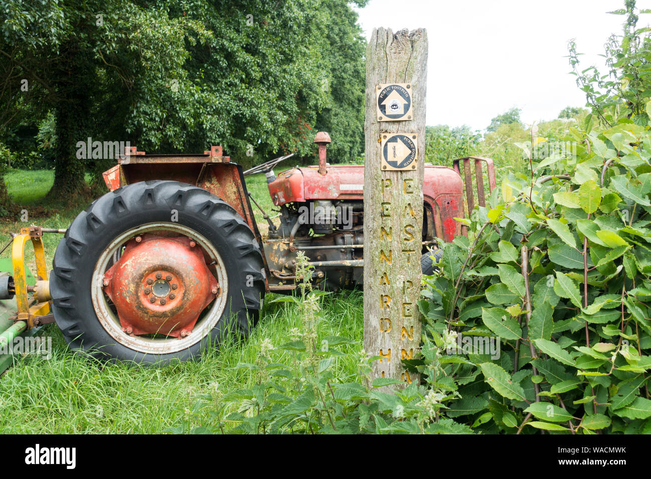 Segno posto marcatore per 'la Monarch modo' a Oriente Pennard, Somerset, Inghilterra, Regno Unito. Foto Stock