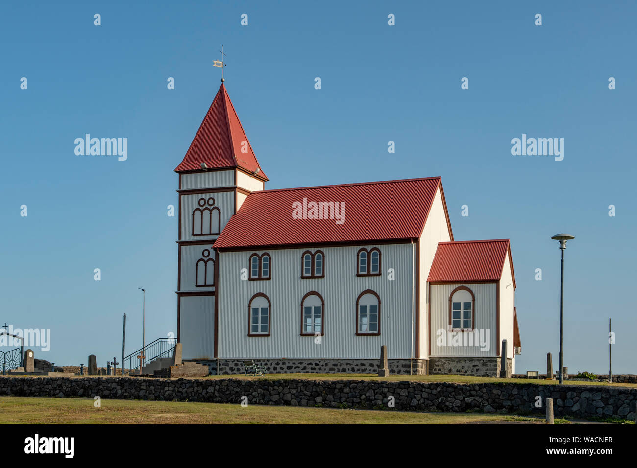 Chiesa Kalfatjarna, vicino a Keflavik, Islanda Foto Stock