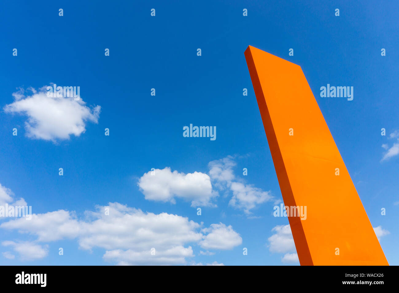 Duisburg, opera d'arte Reno arancione, in corrispondenza della bocca del bacino della Ruhr in Reno, al porto Ruhrort, Foto Stock