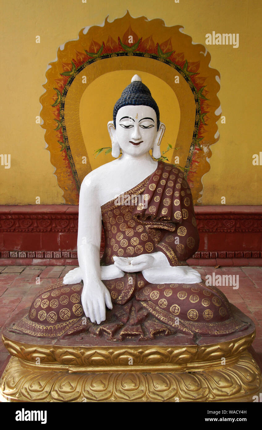 Statua di Buddha seduto a Kathmandu Guest House, quartiere di Thamel di Kathmandu, Nepal Foto Stock