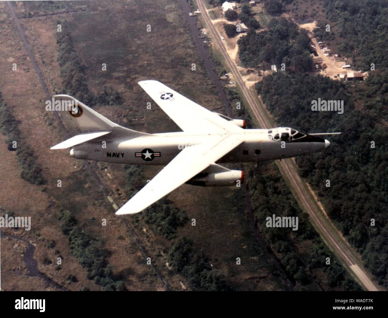 Douglas VA-3B Skywarrior in volo vicino a Kitty Hawk. Foto Stock