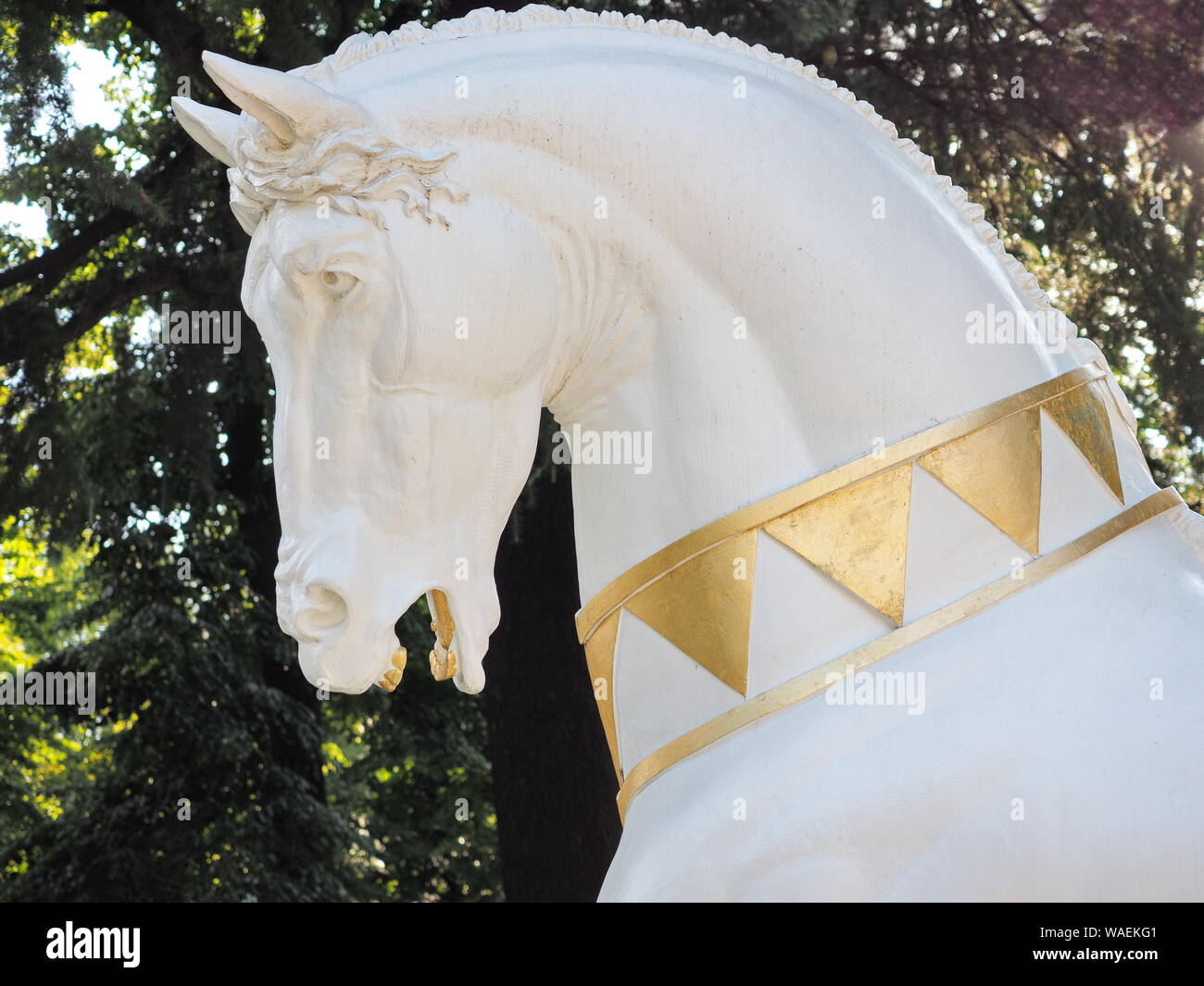 Milano, Italia: 15 agosto 2019: Leonardo progetto cavallo, il cavallo di Leonardo rivisitato da autor Matteo Cibic nel vecchio ippodromo di Milano. Foto Stock