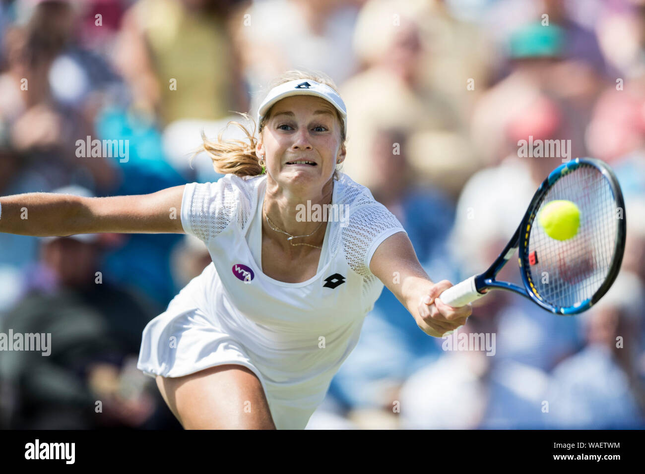 Aegon International 2016, Eastbourne Inghilterra - Ekaterina Makarova della Russia a giocare una mano sola diretti contro Johanna Konta di GBR. Venerdì, 24, Foto Stock