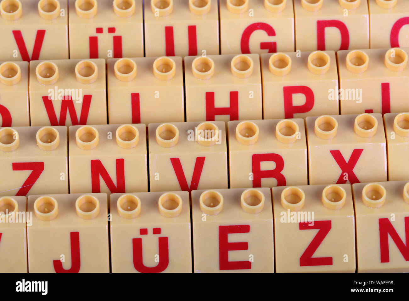 Sullo sfondo di un designer per bambini lettere. Foto Stock