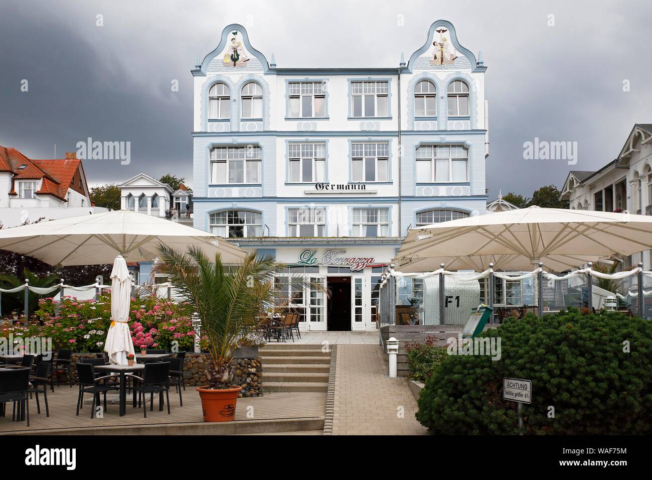 Storico Hotel Germania, architettura spa, bagni imperiali, Bansin, isola di Usedom, Meclemburgo-Pomerania, Germania Foto Stock