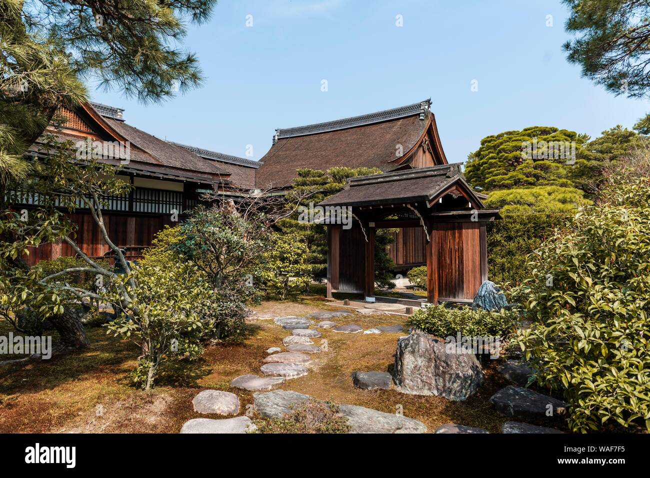 Giardino e la costruzione del Palazzo Imperiale di Kyoto Gyoen, Kyoto, Giappone Foto Stock