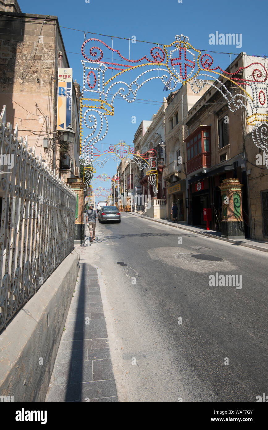 Victoria è la capitale di Gozo, un'isola vicino a Malta nel Mediterraneo. Ad appena una breve corsa in traghetto dal porto di Mgarr. Foto Stock