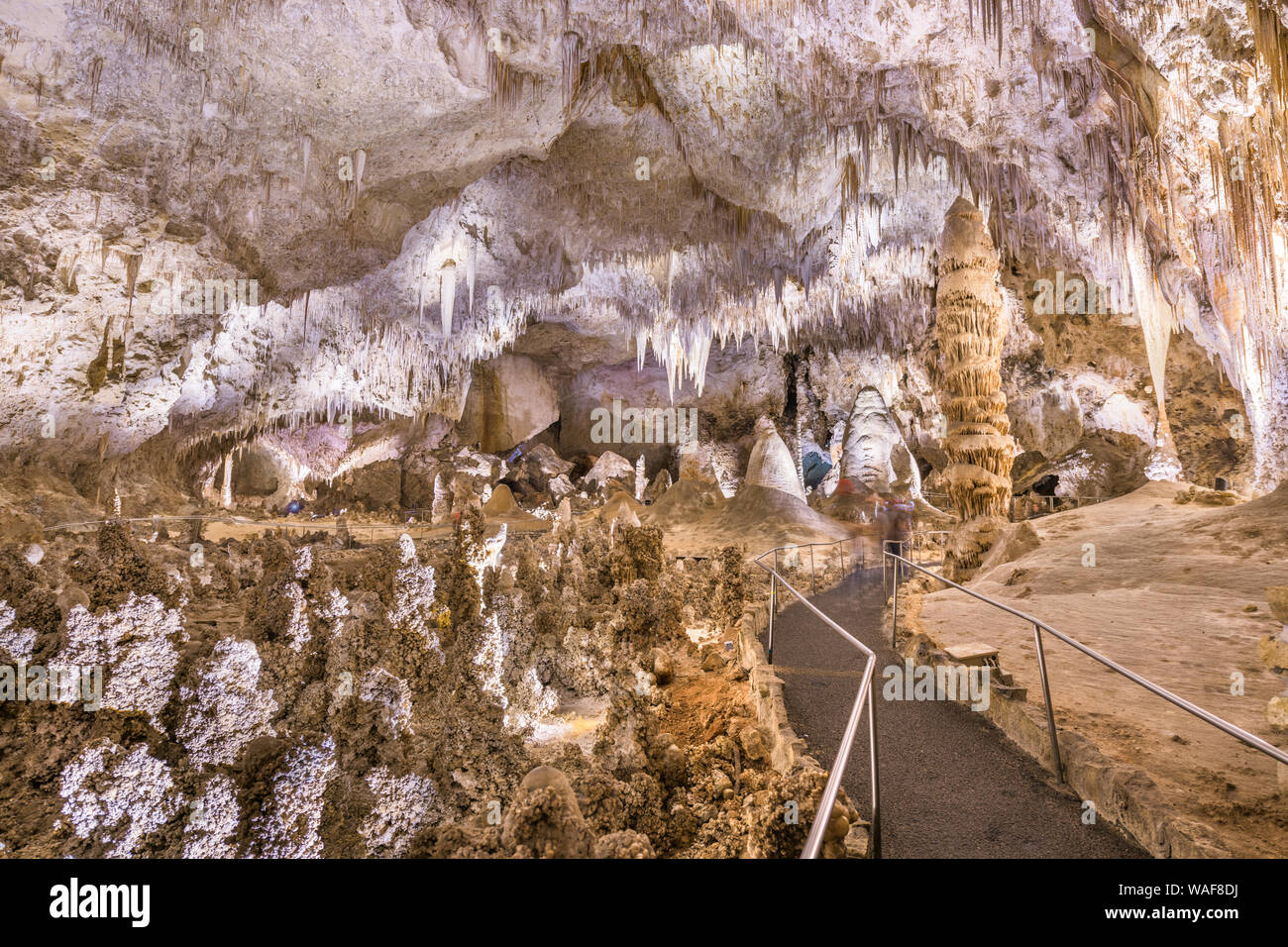 Carlsbad Cavern National Park, New Mexico, Stati Uniti d'America all'interno della grande sala. Foto Stock