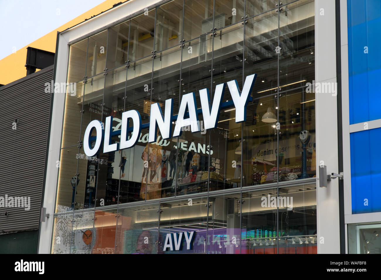 La città di New York, circa 2019: Old Navy abbigliamento e accessori negozio di vendita al dettaglio in precedenza di proprietà dal gap. Foto Stock