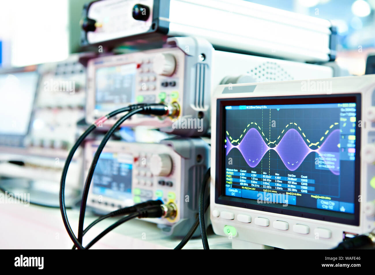 Oscilloscopio a memoria digitale. Radio strumenti di misurazione Foto Stock