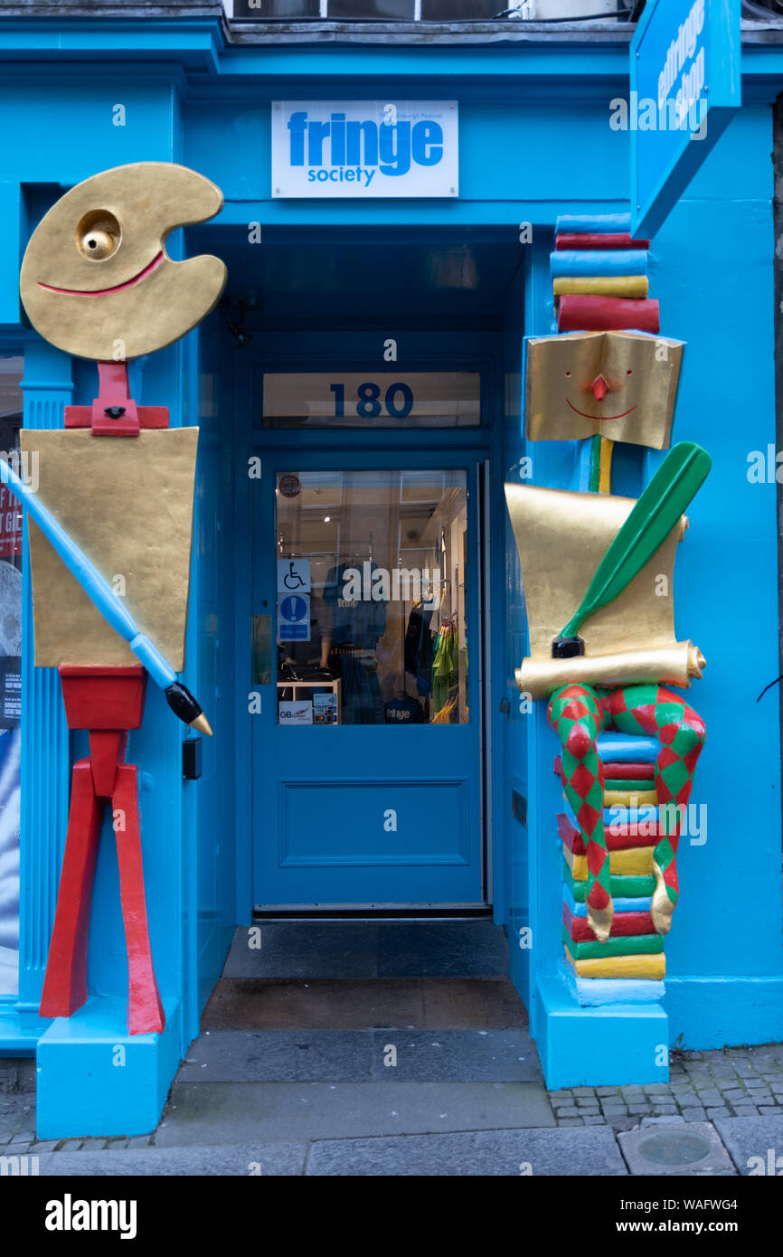 Edinburgh Festival Fringe Society shop in High Street di Edimburgo. Edinburgh Festival Fringe Festival e la celebrazione delle arti e cultura Foto Stock