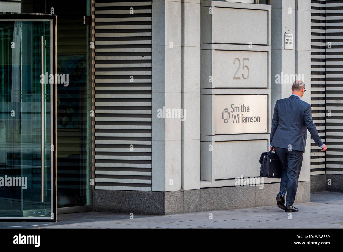 Smith & Williamson saldi contabili e consulenti finanziari, uffici di Londra su Moorgate nella città di London Financial District Foto Stock