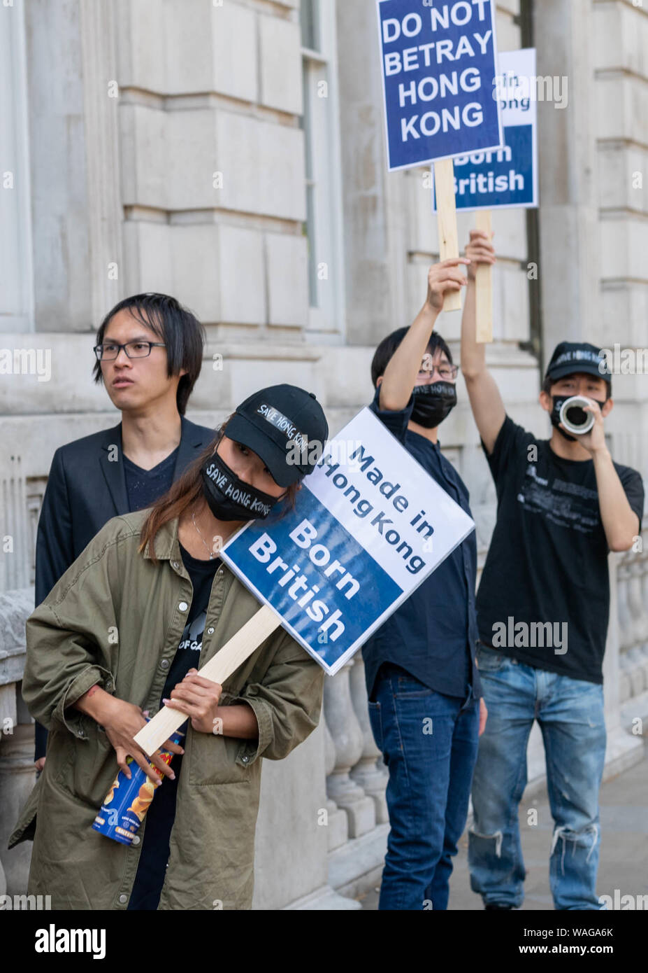 Londra 20 agosto 2019 Pro la democrazia di Hong Kong dimostranti fuori dal Cabinet Office in Whitehall London Credit Ian DavidsonAlamy Live News Foto Stock