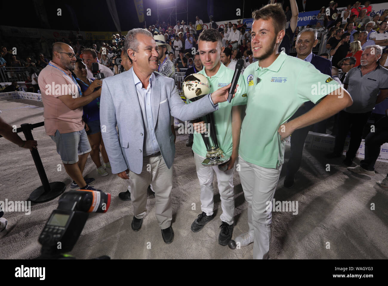 Durante il mese di luglio sono effettuate il più grande del mondo di torneo di bocce gioco di Provenza a Marsiglia in Francia. Più di 12.000 giocatori Foto Stock