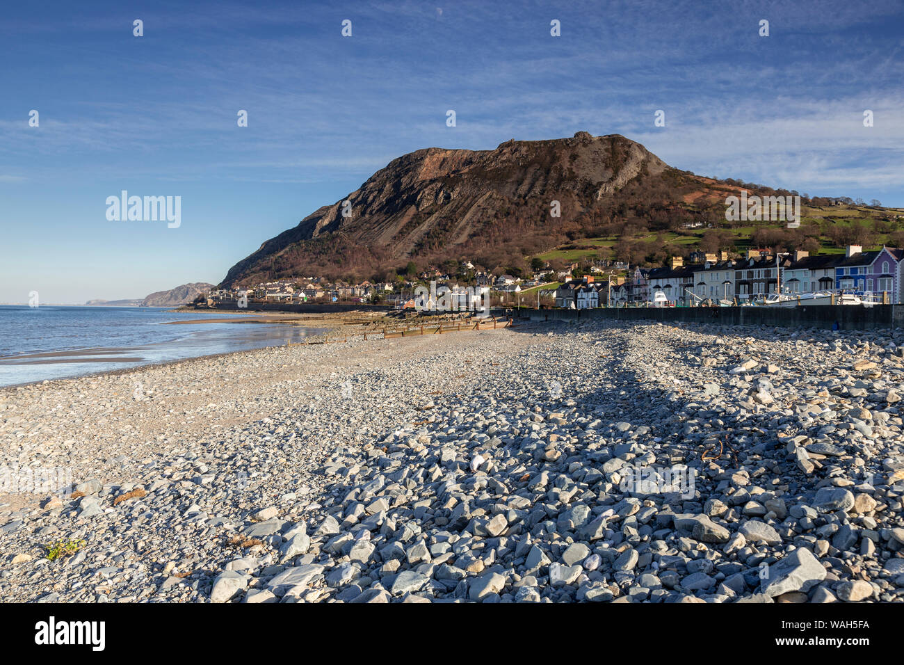 Spiaggia e capezzagna a Manchester sulla costa settentrionale del Galles Foto Stock