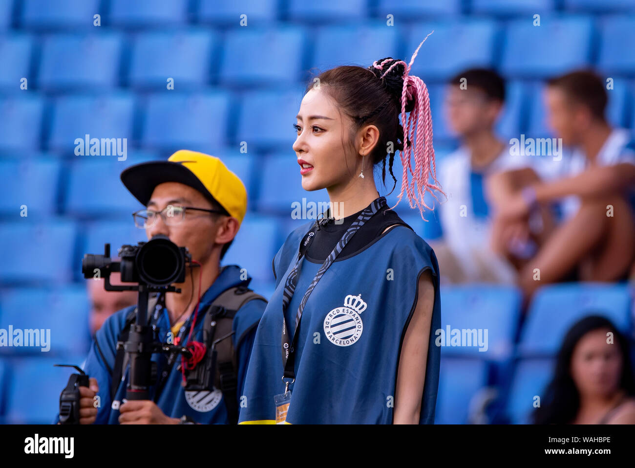 Barcellona - agosto 18: una donna cinese del giornalista durante la Liga match tra RCD Espanyol e Sevilla CF al RCDE Stadium il 18 agosto 2019 in Foto Stock