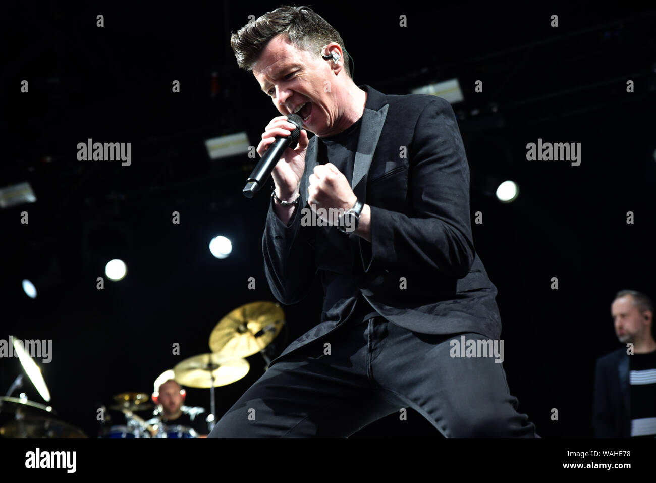 80's pop star Rick Astley eseguendo all Ippodromo di Haydock Park offre: Rick Astley dove: Haydock, Regno Unito quando: 20 lug 2019 Credit: Graham Finney/WENN Foto Stock