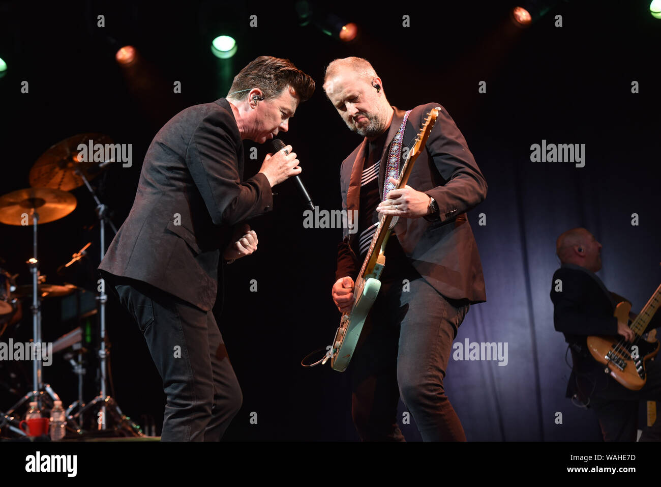 80's pop star Rick Astley eseguendo all Ippodromo di Haydock Park offre: Rick Astley dove: Haydock, Regno Unito quando: 20 lug 2019 Credit: Graham Finney/WENN Foto Stock