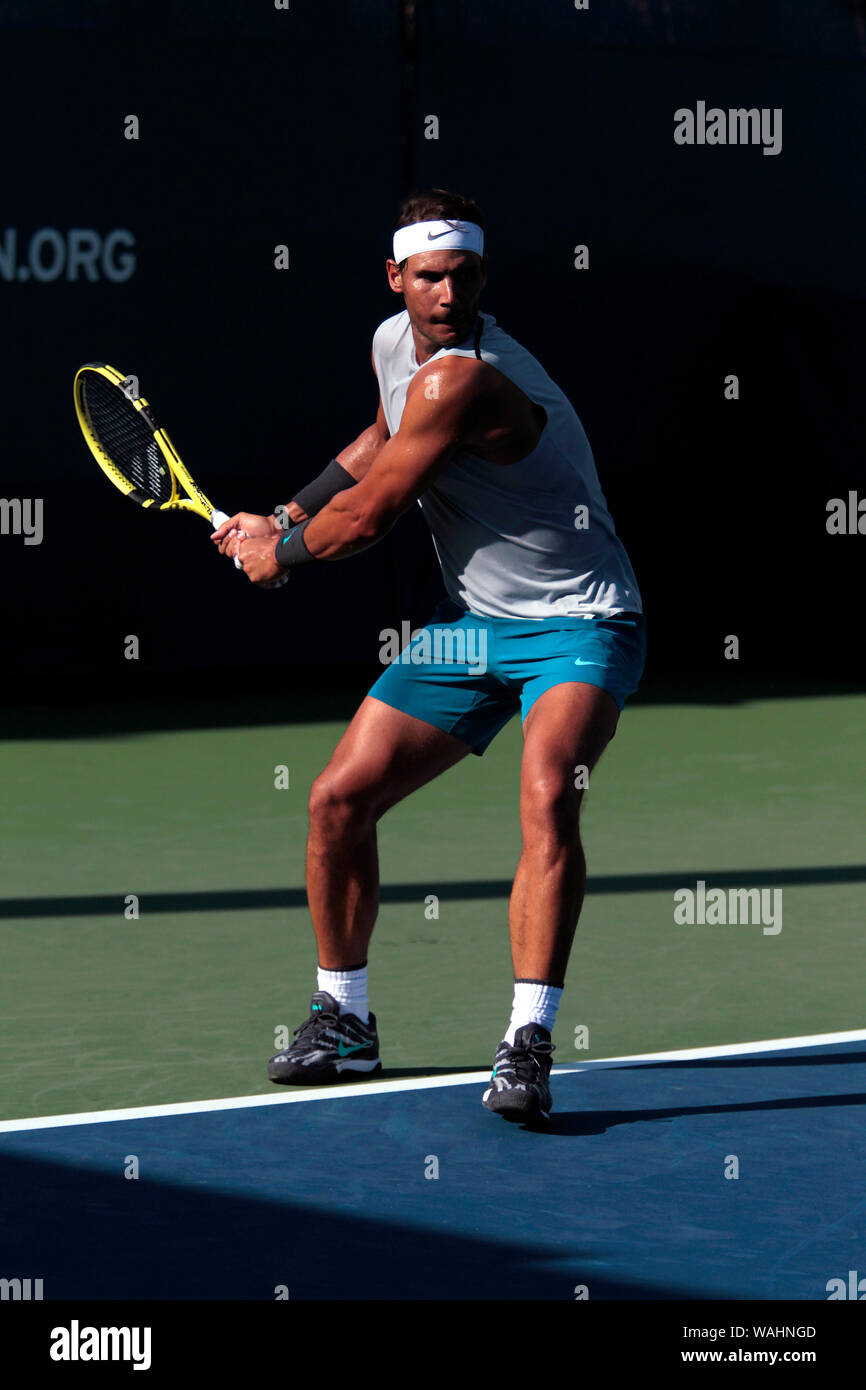 20 agosto 2019, Flushing Meadows, New York - Rafael Nadal di Spagna la pratica presso il National Tennis Center in Flushing Meadows di New York in preparazione per gli US Open che inizia di lunedì prossimo. Foto Stock