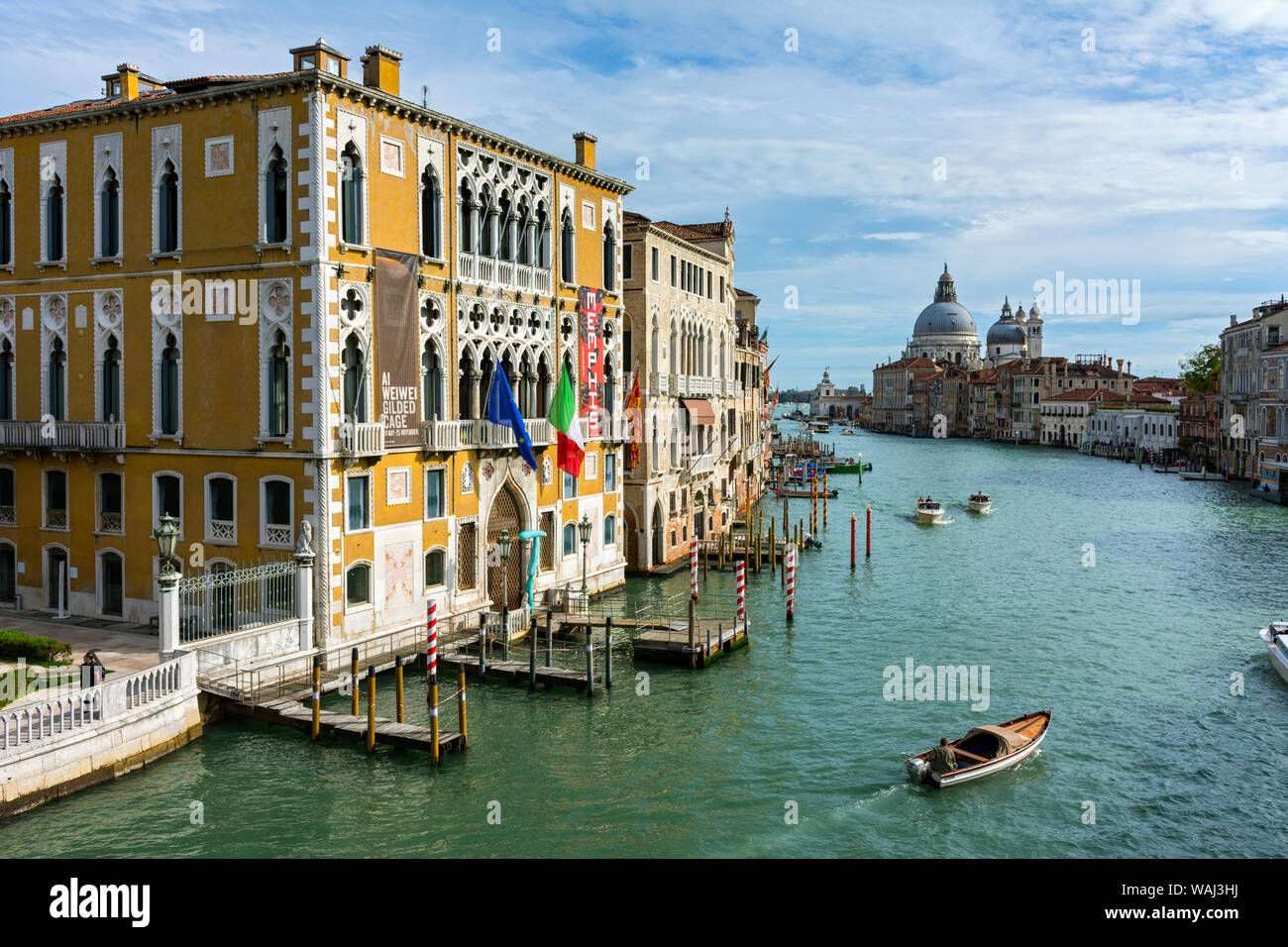 Il Palazzo Cavalli Franchetti e il Canal Grande e dal Ponte dell'Accademia bridge, Venezia, Italia Foto Stock