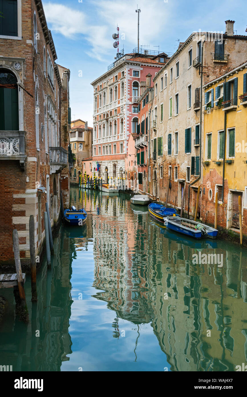 Il Rio di San Polo canal dal Ponte Ponte San Polo, Venezia, Italia Foto  stock - Alamy