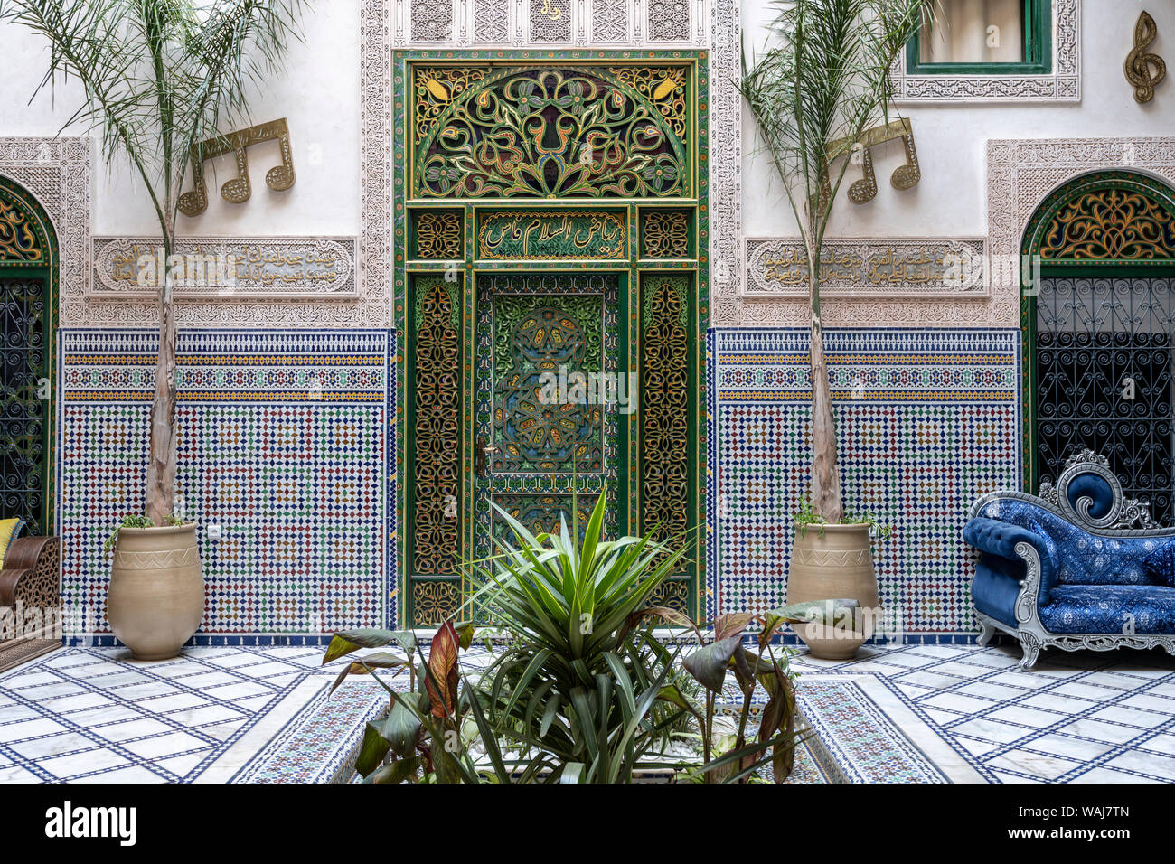 Africa, Marocco, Fes. Interior Riad Salam Fes Hotel. Credito come: Bill giovani Jaynes / Galleria / DanitaDelimont.com (solo uso editoriale) Foto Stock