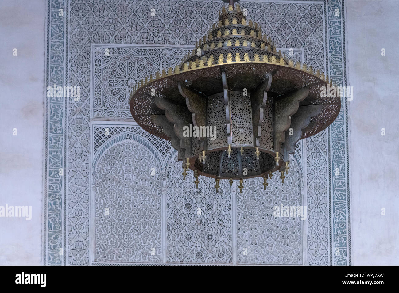Africa, Marocco, Fes. Close-up di ornati lampada in metallo. Credito come: Bill giovani Jaynes / Galleria / DanitaDelimont.com Foto Stock