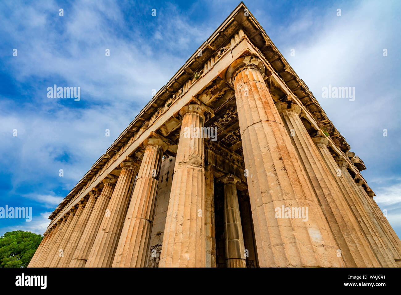 Antico tempio di Efesto. Colonne Agora Marketplace, Atene, Grecia. Agora fondata del VI secolo A.C. Tempio di Dio di artigianalità, lavorazione dei metalli da 449 BC Foto Stock