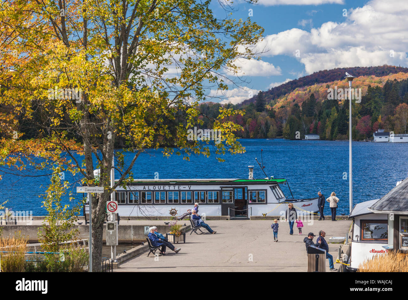 Canada, Québec. Sainte Agathe Des Monts, Lac des Sables, Alouette tour in barca Foto Stock