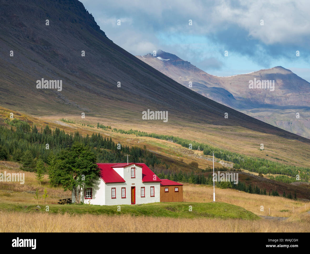 Casa in valle Skidadalur vicino Dalvik. (Solo uso editoriale) Foto Stock