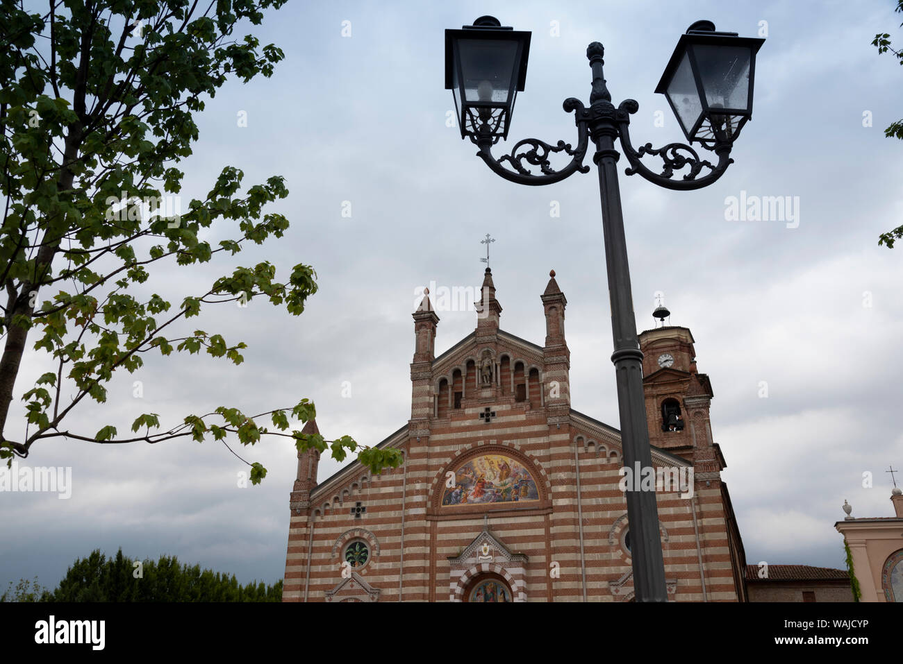 L'Italia, Piemonte, Quargnento. Basilica di San Dalmazio. Foto Stock