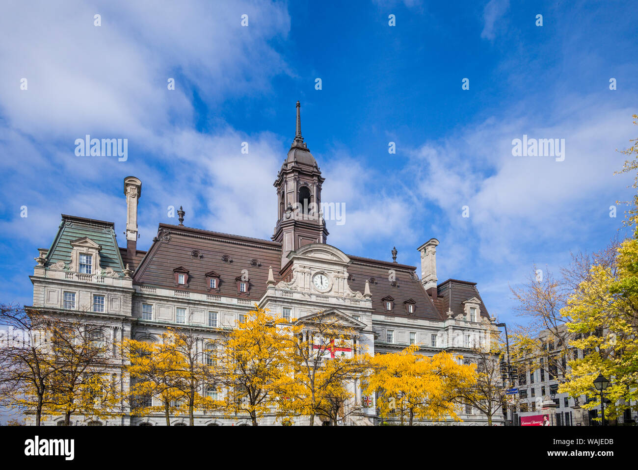 Canada Quebec, Montreal. Il Vecchio Porto, Hotel de Ville, municipio esterno Foto Stock
