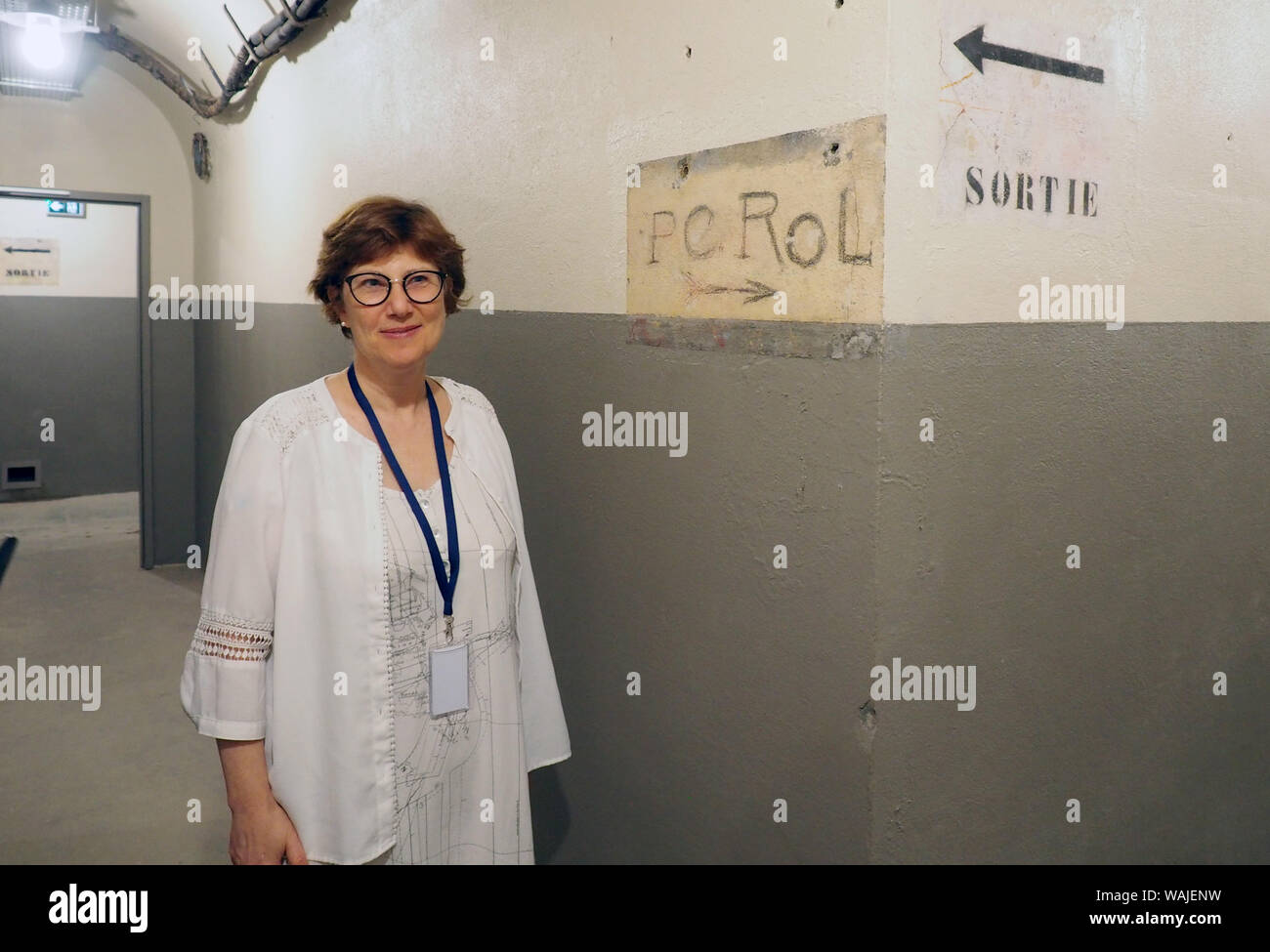 Parigi, Francia. 26 Luglio, 2019. Sylvie Zaidman, direttore del nuovo 'Musée de la Libération de Paris' nell'ex sede di Henri Rol-Tanguy, capo della insurrezione di Parigi del 1944. Il museo che commemora la liberazione di Parigi durante la Seconda Guerra Mondiale. Il complesso sotterraneo è parte del museo che si apre molto vicino alle catacombe popolare con i turisti su Place Denfert-Rochereau. (Per "75 anni di liberazione - Parigi e la sua difficile eredità") Credito: Christian Böhmer/dpa/Alamy Live News Foto Stock