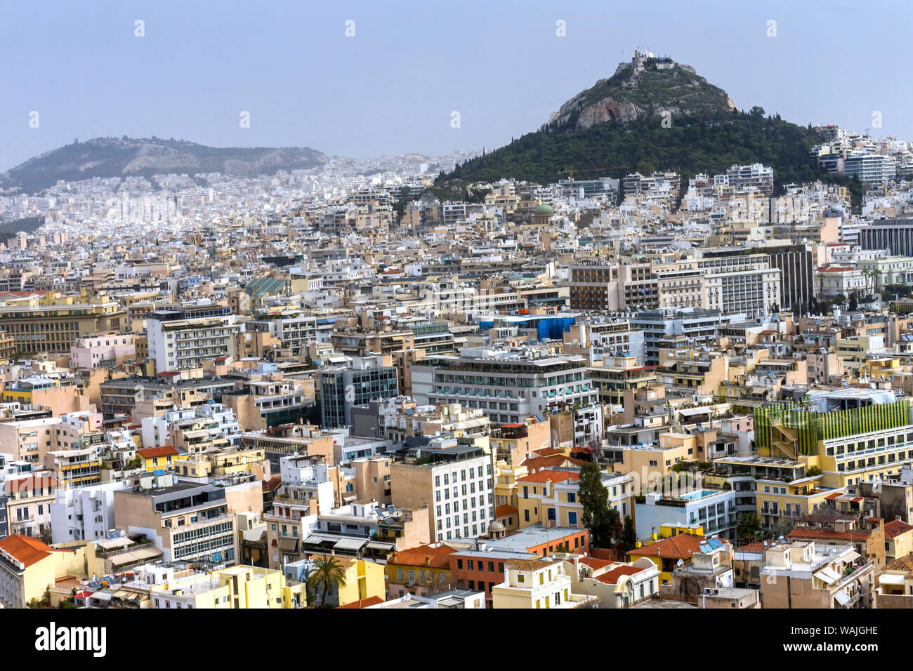 I quartieri da Acropoli Chiesa Monte Lycabettus Atene, in Grecia. Piu' alta montagna in Atene. Foto Stock