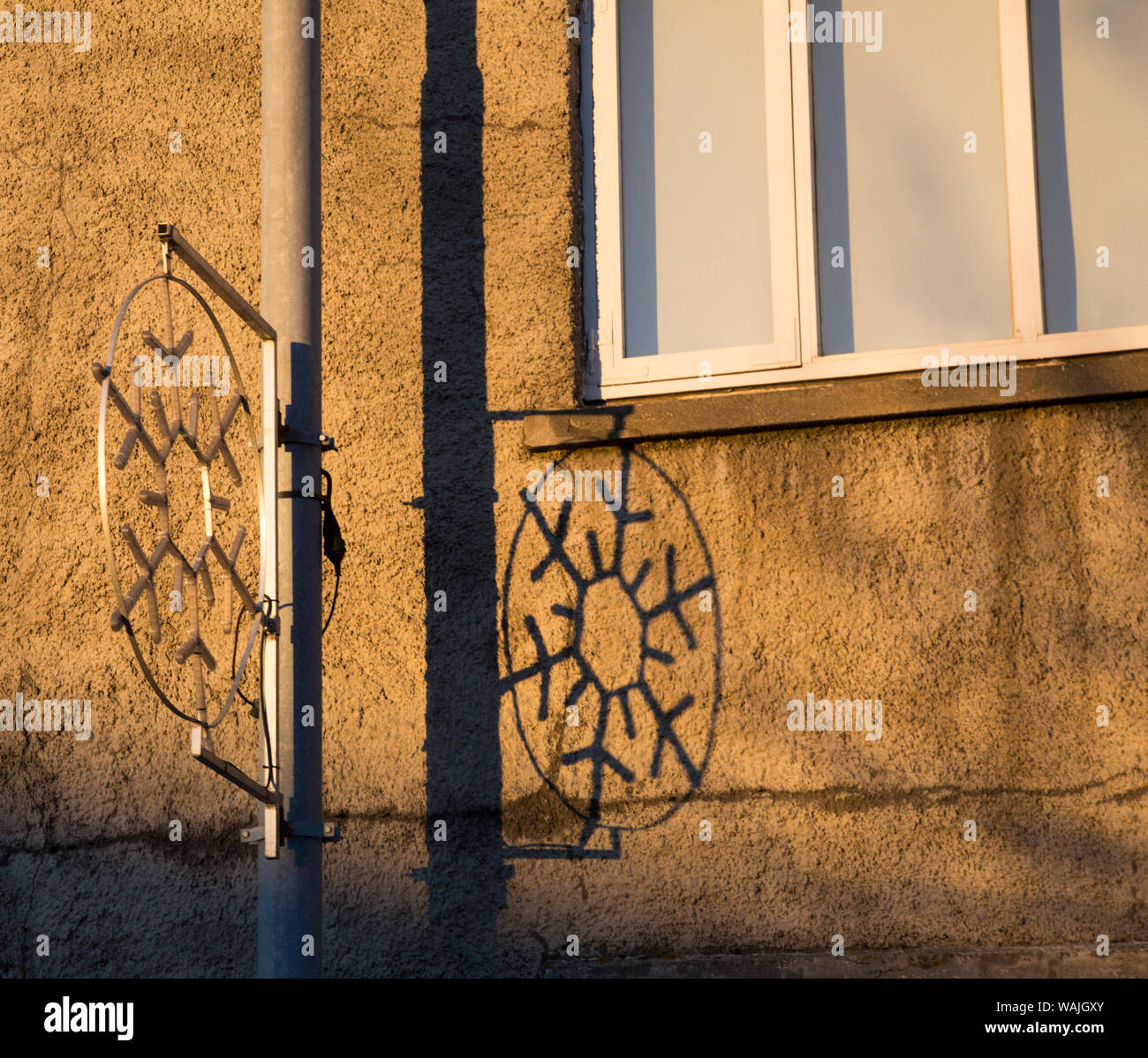 L'Islanda, Reykjavik. Il simbolo del fiocco di neve di luce e ombra. Credito come: Wendy Kaveney Jaynes / Galleria / DanitaDelimont.com Foto Stock