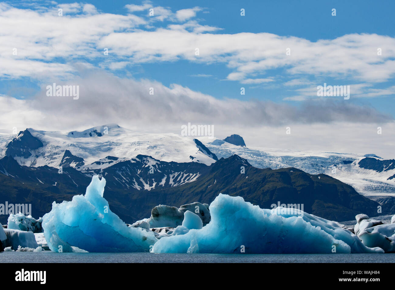 L'Islanda, floating ghiacciai blu forma di sculture di ghiaccio in Jokulsarlon, laguna glaciale. Foto Stock